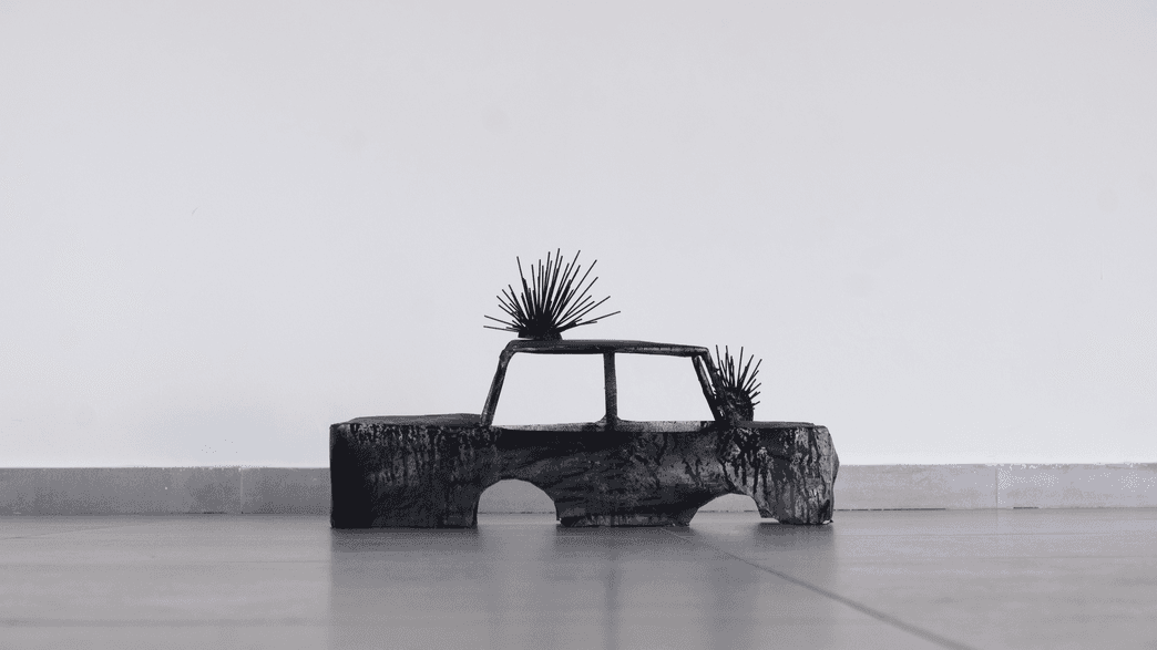 fossil creature — exposition